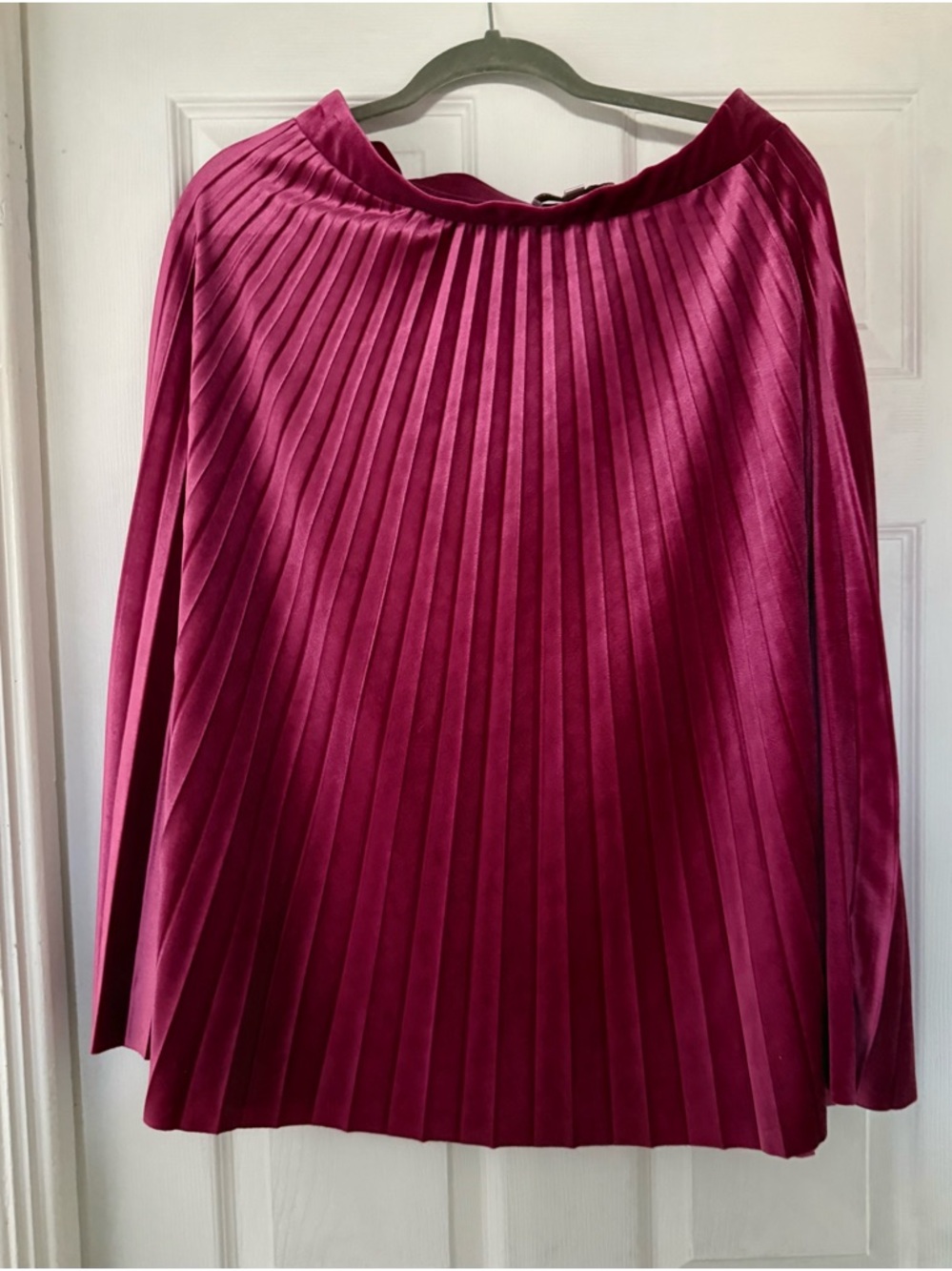 Braeve Velvet Textured Pink Pleated Skirt Size Medium